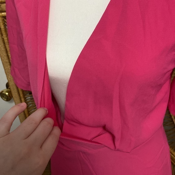 She + Sky‎ Women’s Medium Hot Pink Flare Ruffle V-Neck Mini Dress Barbie - Picture 6 of 16